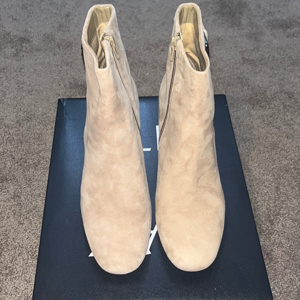 Nude naturalizer boots